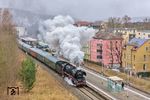 03 2155 kachelt mit Fotozug DLr 88280 nach Saalfeld (Saale) durch den Haltepunkt Gera Süd. (30.03.2026) <i>Foto: Joachim Schmidt</i>