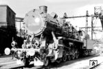50 2780 ÜK gehörte auch zur Serie der Jung-Lokomotiven des Jahres 1942. Ab 15.09.1942 wurde sie nach der Abnahmeuntersuchung im RAW Frankfurt-Nied dem Bw Wuppertal-Vohwinkel zugeteilt. Schon am 12.10.1942 wechselte die Lok in die RBD Oppeln zum Bw Oderberg im Olsa-Gebiet. Nach verschiedenen Stationen, bis hin zum Einsatz als Mietlok in Rumänien, schloss sich der Kreis am Ende wieder in Wuppertal-Vohwinkel, wo die Lok am 10.07.1969 ausgemustert wurde. (09.1942) <i>Foto: Werkfoto</i>