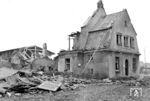Die von einer Bombe getroffene Güterabfertigung an der Ladestraße im Solinger Hauptbahnhof. (08.11.1944) <i>Foto: Karl Wolter</i>