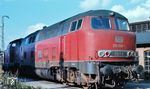 216 009 (Bw Hamburg-Altona) wartet im Bw Hamburg Hbf auf neue Aufgaben. (09.1969) <i>Foto: Rolf Hahmann</i>