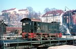 236 261 gehörte zu einem MaK-Nachkriegsbau, der am 24.11.1948 an die zukünftige DB ausgeliefert wurde. Am 06.06.1978 wurde sie in Stuttgart ausgemustert. Hier zeigt sie sich noch putzmunter auf der Drehscheibe ihrer damaligen Heimat-Dienststelle Bw Aalen. (01.1969) <i>Foto: Rolf Hahmann</i>