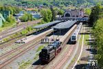 Über das Gleisdreieck Oker - Bad Harzburg - Vienenburg - Oker wurde 01 1104 für die Rückfahrt gedreht, hier im Bahnhof Bad Harzburg. Nicht nur wegen der fehlenden Infrastruktur bei Drehscheiben wird die Planung von Dampflokfahrten immer anspruchsvoller. (02.05.2026) <i>Foto: Joachim Schmidt</i>