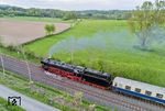 01 1104 hat an anstrengender Bergfahrt seit Ottbergen den Scheitelpunkt der Strecke in Langeland fast erreicht. (02.05.2026) <i>Foto: Joachim Schmidt</i>