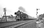 Bei Rheine Süd hat 012 084 den D 715 nach München am Haken. (27.07.1971) <i>Foto: Wolfgang Bügel</i>