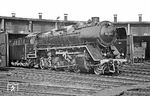 Vor der Rückfahrt in ihre Emder Heimat genießt 044 481 eine kurze Ruhepause im Bw Rheine. (27.07.1971) <i>Foto: Wolfgang Bügel</i>