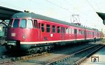 Der im März 1956 in Betrieb genommene ET 30 001 (ab 1968; 430 101/401) im Bahnhof Treuchtlingen. Kurze Zeit später wurde er nach Hamm (Westf) umstationiert. (04.1971) <i>Foto: Rolf Hahmann</i>