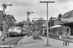 216 160 (Bw Braunschweig) fährt mit einem Ganzzug in den Bahnhof Goslar ein. (1979) <i>Foto: Karsten Risch</i>