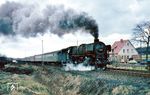 Die Osnabrücker 01 1055 ballert mit dem D 395 nach Hamburg durch Vehrte.  (17.03.1968) <i>Foto: Robin Fell</i>
