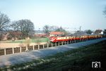 Ein VT 11 ist als TEE 44 "Parsifal" (Hamburg-Altona - Paris Nord) bei Ostercappeln unterwegs. (30.03.1968) <i>Foto: Robin Fell</i>