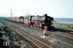 Mit einem Güterzug nach Hamburg rollt die Osnabrücker 41 308 durch den Bahnhof Ostercappeln. (30.03.1968) <i>Foto: Robin Fell</i>