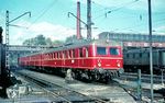 Der 1935 als ElT 1824 in Dienst gestellte ET 25 010 im Bw Stuttgart Hbf. Auch er war vom 06.05.1963 bis 24.10.1963 im AW Stuttgart-Bad Cannstatt modernisiert worden. (06.1965) <i>Foto: Rolf Hahmann</i>