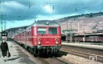 ET 25 018 ist als Nahverkehrszug aus Stuttgart in Esslingen angekommen. (03.1967) <i>Foto: Rolf Hahmann</i>