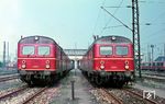 Im Bw Heidelberg warten ET 25 020 und ET 25 010 auf neue Aufgaben. (07.1966) <i>Foto: Rolf Hahmann</i>