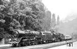 Zum 100-jährigen Jubiläum des Hallenser Güterbahnhofs bespannten 41 1185 und 44 1093 den Dg 50634 nach Sangerhausen, der hier durch den Bahnhof Blankenheim (b Sangerhausen) rollt. (04.07.1989) <i>Foto: Thomas Fischer</i>