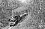 50 3523 (Bw Glauchau) räuchert mit N 65323 auf die Einfahrt in den Bahnhof Lichtenstein (Sachs) zu.  (30.04.1987) <i>Foto: Thomas Fischer</i>