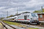 Die neue Zeit auf der Marschbahn ist angebrochen. Die DB stellte ab Frühjahr 2026 die bestehenden Intercity-Verbindungen (IC) auf den ICE L um. Damit wurde das Kapitel der Baureihe 218 mit IC-1-Zügen auf der Marschbahn beendet. Zunächst hat der nun als ICE eingestufte 2374 von Hamburg Hbf nach Westerland (Sylt) den Betrieb aufgeommen, hier beim Halt im Bahnhof Husum. (25.04.2026) <i>Foto: Thorsten Eichhorn</i>