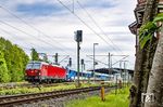Neben den Talgozügen werden zwischen Hamburg und København auch moderne Wagengarnituren der CD eingesetzt. DSB 3212 ist hier mit RJ 384 nach København H in Rendsburg unterwegs. (10.05.2026) <i>Foto: Thorsten Eichhorn</i>