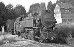 Den Nachmittagsgüterzug von Schönbrunn nach Eisfeld beförderte 99 7236, die an der Bergstraße bei Brünn (Thür) erwartet wurde. (04.08.1971) <i>Foto: Wolfgang Bügel</i>