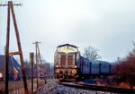 Lok DE 0901 der Westfälischen Landeseisenbahn (ex 201 001) mit einem Sonderzug bei Uelde. Gut zu sehen ist das erhöhte Führerhaus, das Anfang 1974 während einer Hauptuntersuchung bei der Fa. Reuschling in Hattingen (Ruhr) eingebaut wurde, um eine bessere Rundumsicht zu gewährleisten. (15.01.1978) <i>Foto: Ulrich Hesse</i>