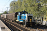 Die im türkis-beigen DB-Farbkleid lackierte 365 131 der Rhein-Sieg-Eisenbahn (RSE) mit einem Übergabezug in Köln-Süd. (19.04.2011) <i>Foto: Wolfgang Bügel</i>