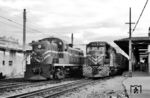 Im Bahnhof Belo Horizonte, der Hauptstadt des Bundesstaats Minas Gerais, begegnen Lok 3329 der staatlichen RFFSA (Rede Ferroviária Federal S.A.) der Diesellok 3638 (GM-EMD, Baujahr 1967) mit dem Nachtzug nach Rio de Janeiro. (12.03.1972) <i>Foto: Jörg Schulze</i>