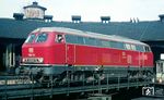 V 160 100 war während ihrer gesamten Einsatzzeit vom 08.11.1966 bis 30.09.1998 in Kassel stationiert. Hier wendet sie im Bw Bebra. (03.1967) <i>Foto: Rolf Hahmann</i>