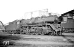 Die Limburger 41 319 sonnt sich bis zur Rückfahrt an die Lahn im Bw Frankfurt (Main)-2. (23.10.1965) <i>Foto: Reinhard Gumbert</i>