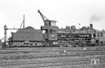 Bevor der Sonderzug weiter nach Weitefeld fuhr, ergänzte 55 4455 noch ihre Wasservorräte im Bw Bindweide. (12.09.1971) <i>Foto: Wolfgang Bügel</i>
