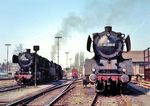 Am 10.09.1969 war 003 268 vom Güterzug-Bw Gremberg nach Ulm stationiert worden und fand sich nun in der Gesellschaft von 050 118 am Bodensee in Friedrichshafen wieder. (27.04.1971) <i>Foto: Dieter Kempf</i>