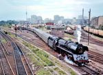 03 0058 holt die Leerwagengarnitur des D 514 (Bln-Lichtenberg - Stralsund) am Wriezener Bahnhof in Berlin ab.  (01.06.1977) <i>Foto: Dieter Kempf</i>