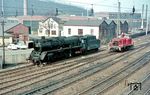01 055 rückt aus dem Bw Hagen-Eckesey aus und trifft im Vorfeld des Hagener Hauptbahnhofs auf die Eckeseyer V 60 587. (04.1963) <i>Foto: Rolf Hahmann</i>