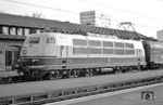 Mit dem TEE 6 "Rheingold" hatte 103 158 um 15.24/25 Uhr einen Halt in Freiburg (Brsg) Hbf. (29.10.1971) <i>Foto: Wolfgang Bügel</i>