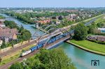 Captrain 193 784 mit einem Shavemaker-Containerzug auf der Fahrt von Wroclaw (Breslau) nach Moerdijk/NL auf der Brücke über den Mittellandkanal westlich von Seelze. (26.05.2026) <i>Foto: Joachim Schmidt</i>