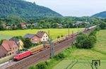 185 142 mit einem EZ bei Porta Westfalica. Der Ortsname deutet auf die Lage am Weserdurchbruch hin, die hier zwischen dem Weser- und dem Wiehengebirge in die Norddeutsche Tiefebene übergeht. Links oben ist das Kaiser-Wilhelm-Denkmal zu sehen, das an die Einigung des Deutschen Reiches als Folge des Deutsch-Französischen Krieges (1870/71) erinnern soll. (02.06.2026) <i>Foto: Joachim Schmidt</i>