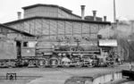 50 756 in ihrem Heimat-Bw Frankfurt/M-2, dem sie nur kurzzeitig vom 27.02.1965 bis zur Ausmusterung am 05.07.1967 angehörte. (13.03.1966) <i>Foto: Reinhard Gumbert</i>