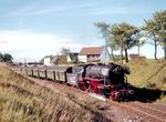 023 058 vor N 7543 auf ihrer letzten Fahrt durchs Taubertal nach Crailsheim in Wallhausen. (27.09.1975) <i>Foto: Dieter Kempf</i>