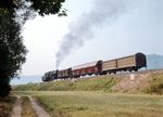 023 042 befördert die Üg 16862 nach Lauda bei Königshofen (Baden). (01.09.1973) <i>Foto: Dieter Kempf</i>