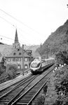 Ein VT 11 als TEE 19 "Saphir" (Frankfurt/M - Köln - Aachen - Bruxelles) in St. Goar. (07.1958) <i>Foto: Ernst Winter</i>