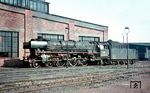 01 1062 in ihrer Heimat-Dienststelle Bw Kassel-Bahndreieck, der sie zwischen 1950 und 1970 (im Wechsel mit Bebra) mehrfach angehörte. (04.1965) <i>Foto: Rolf Hahmann</i>