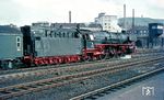 Die Osnabrücker 01 1064 startet mit dem D 394 aus Hamburg-Altona in Hagen Hbf in Richtung Wuppertal. (08.1962) <i>Foto: Rolf Hahmann</i>