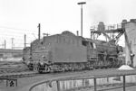 Die nächste Gastlok im Bw Wanne-Eickel war 044 322 (44 1322) aus Gelsenkirchen-Bismarck, die am Besandungsturm angetroffen wurde. (20.03.1972) <i>Foto: Wolfgang Bügel</i>