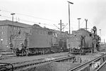 Und noch eine Begegnung zweier 44er aus Gelsenkirchen-Bismarck im Bw Wanne-Eickel: 044 660 und 044 370. (20.03.1972) <i>Foto: Wolfgang Bügel</i>