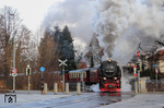 99 7245 in Wernigerode-Westerntor mit P 8933 zum Brocken. (23.01.2012) <i>Foto: Joachim Bügel</i>