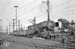 050 460 vom Bw Wanne-Eickel startet mit einem Güterzug im Rangierbahnhof Wanne-Eickel und passiert die BW-Anlagen. (20.03.1972) <i>Foto: Wolfgang Bügel</i>