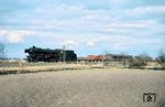 41 191 (Bw Kirchweyhe) mit einem Durchgangs-Güterzug (Dg) bei Rotenburg (Wümme). (13.04.1968) <i>Foto: Chris Gammell, Slg. A. Sinn</i>