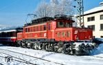Die 1944 als E 94 129 in Dienst gestellte ÖBB 1020.014 in ihrer Tiroler Heimat Wörgl. (08.12.1990) <i>Foto: Rolf Hahmann</i>