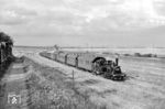 Mit einem GmP aus Colbitz kommt 89 6136 im Bahnhof Wolmirstedt an. Einzige Passagiere des Zuges scheinen russische Soldaten zu sein, was die Aufnahme Mitte der 1950er Jahre nicht gerade ungefährlich machte. (07.1956) <i>Foto: Jürgen Hagemann</i>