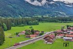 2026 endet die Ära der Intercity-1-Züge bei DB Fernverkehr. Am 9. Juli 2026 wird der letzte IC 1 zwischen Oberstdorf und Dortmund (IC 2012 „Allgäu“) verkehren, womit auch zum letzten Mal eine 218 planmäßig einen Fernverkehrszug ziehen wird. "Kurz vor Toresschluss" bespannt 218 406 den IC 2012 in Langenwang. (05.06.2026) <i>Foto: Joachim Schmidt</i>