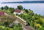 622 822 fährt als RB 17765 nach Friedrichshafen Stadt in Überlingen Therme ein. Am Bodenseeufer steht die kleine vorromanische "Sylvesterkapelle", die um das Jahr 840 gegründet worden sein soll. (06.06.2026) <i>Foto: Joachim Schmidt</i>