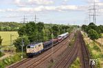 111 226 der SmartRail GmbH aus Neubiberg mit dem Leerwagenpark für den Autozug EN 1371 (Düsseldorf - Villach) bei Leverkusen-Rheindorf. (17.06.2016) <i>Foto: Joachim Bügel</i>